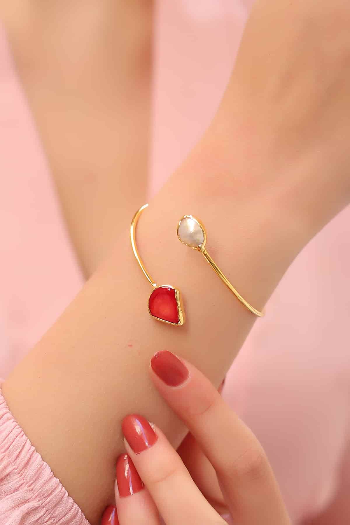 Coral & Pearl Bracelet Main image