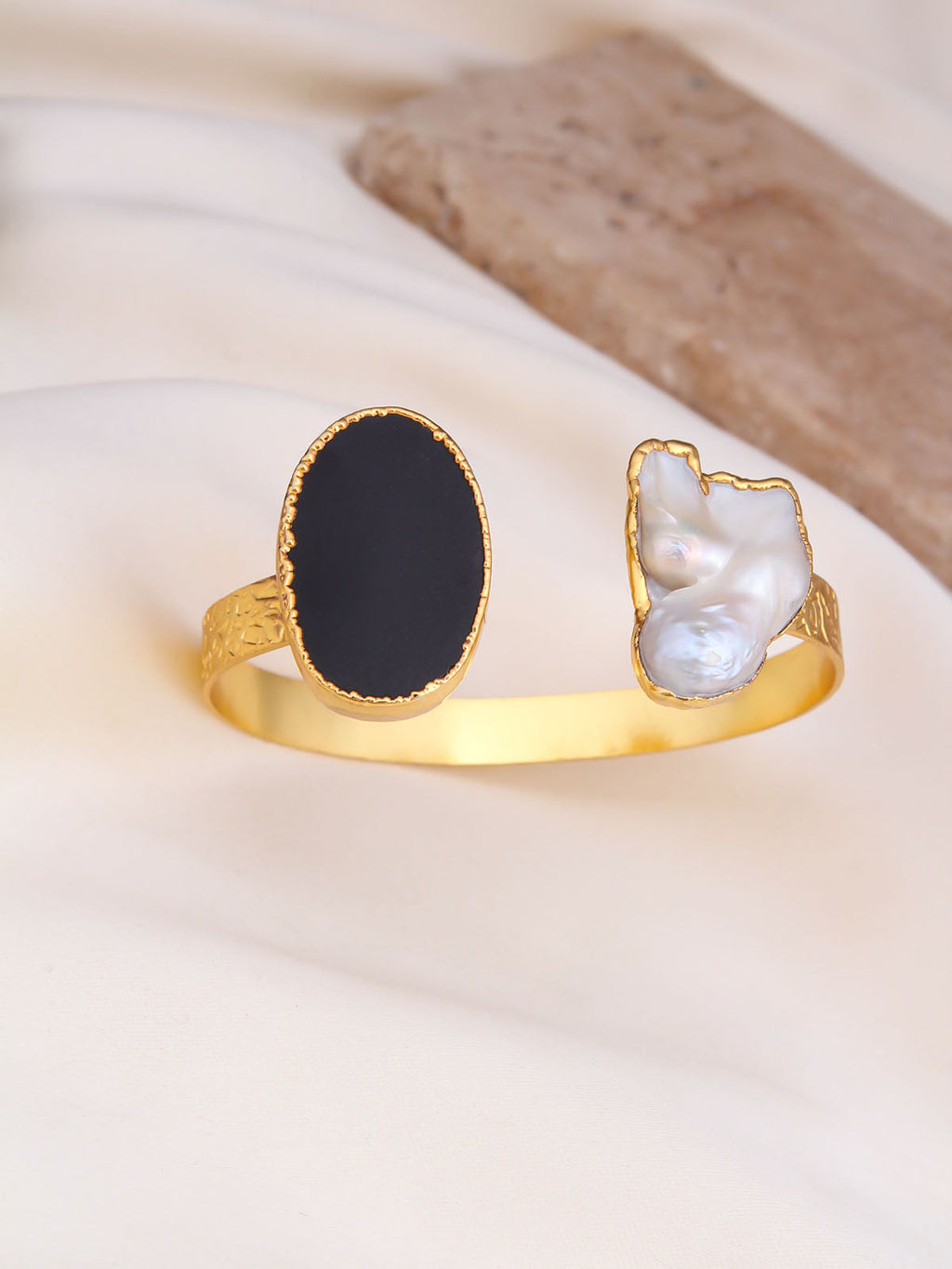 Onix & Pearl Bracelet