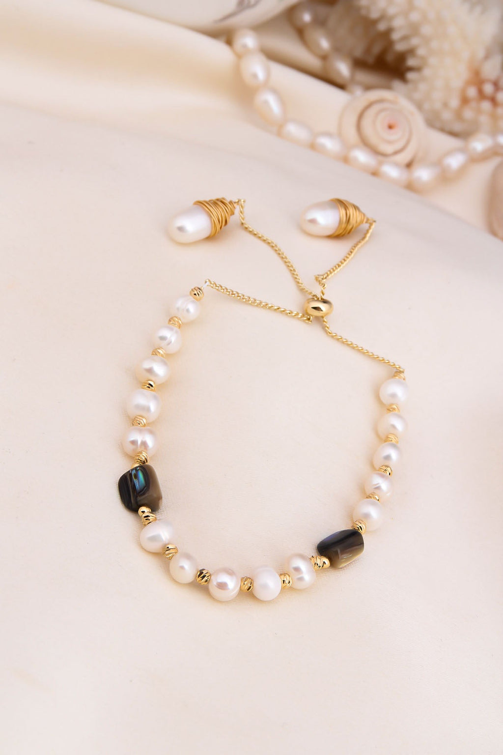 Pearl & Nacre Bracelet