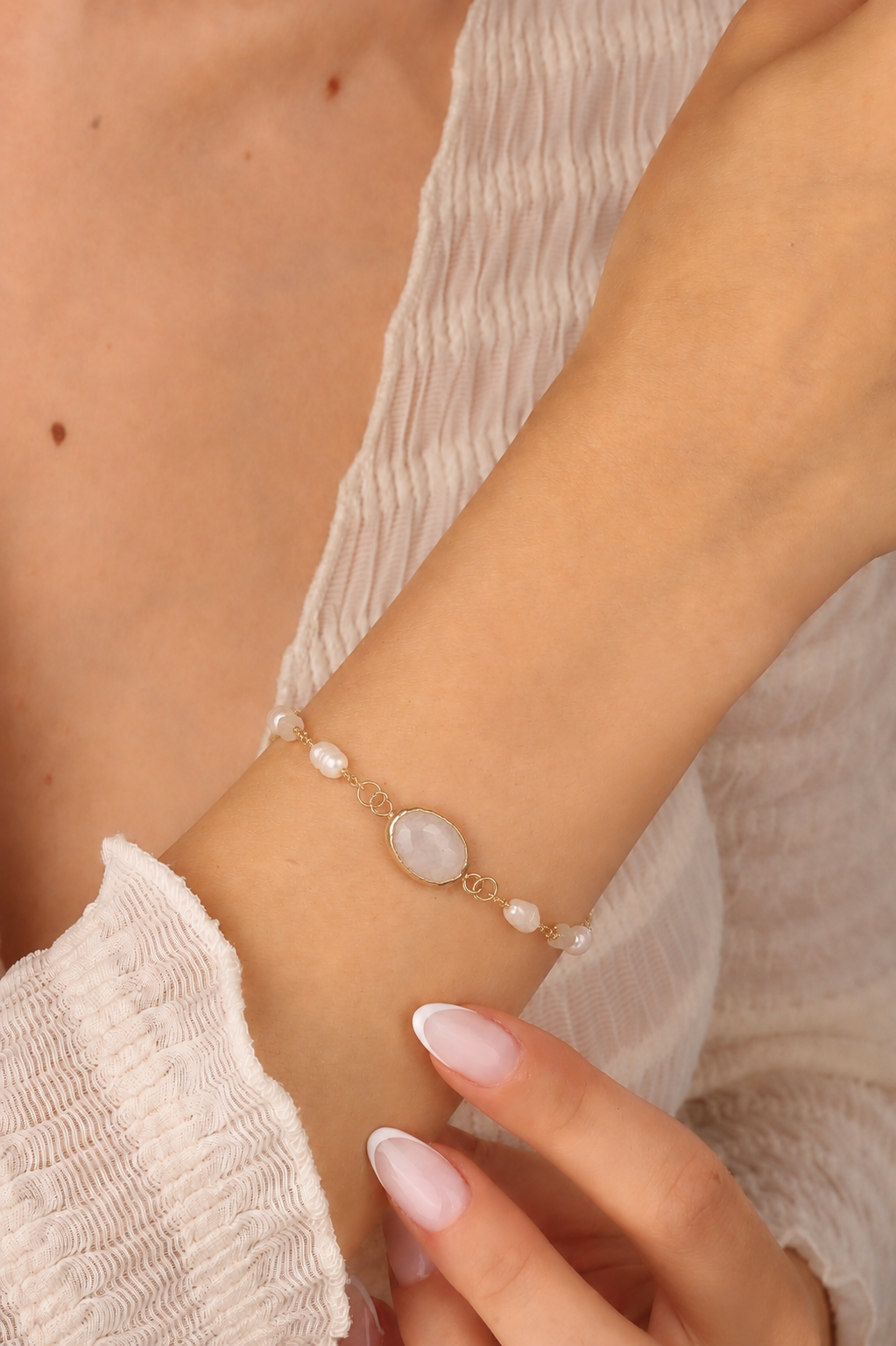 MoonStone & Pearl Bracelet Main image