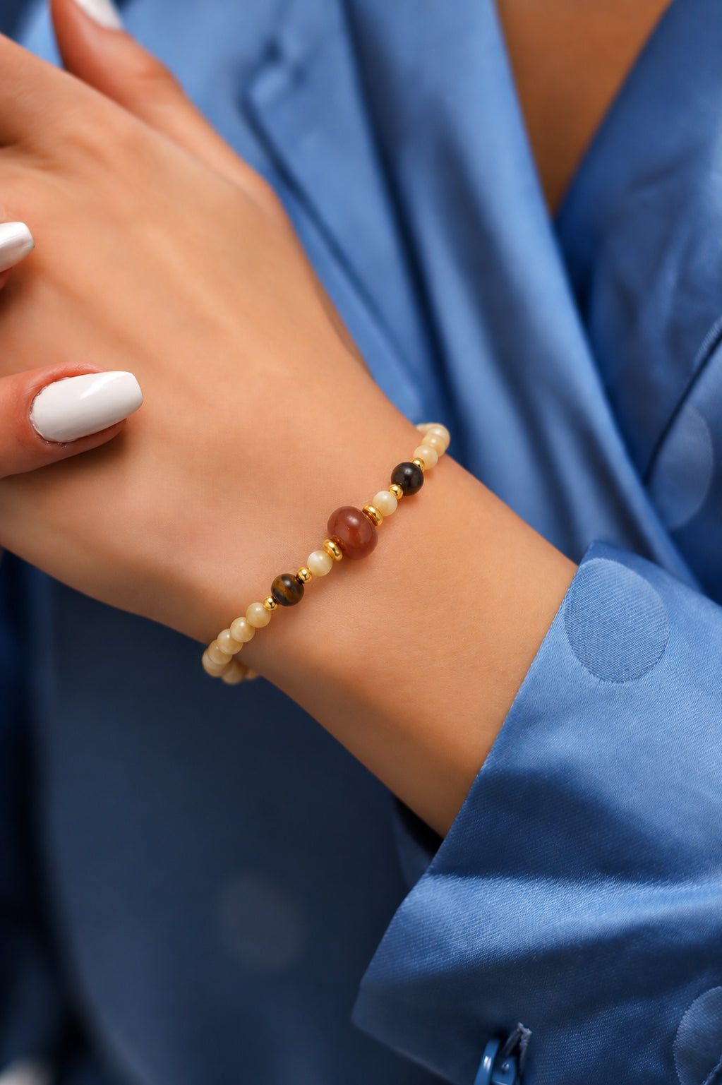 Nacre & Tiger Eyes Bracelet Secondary image