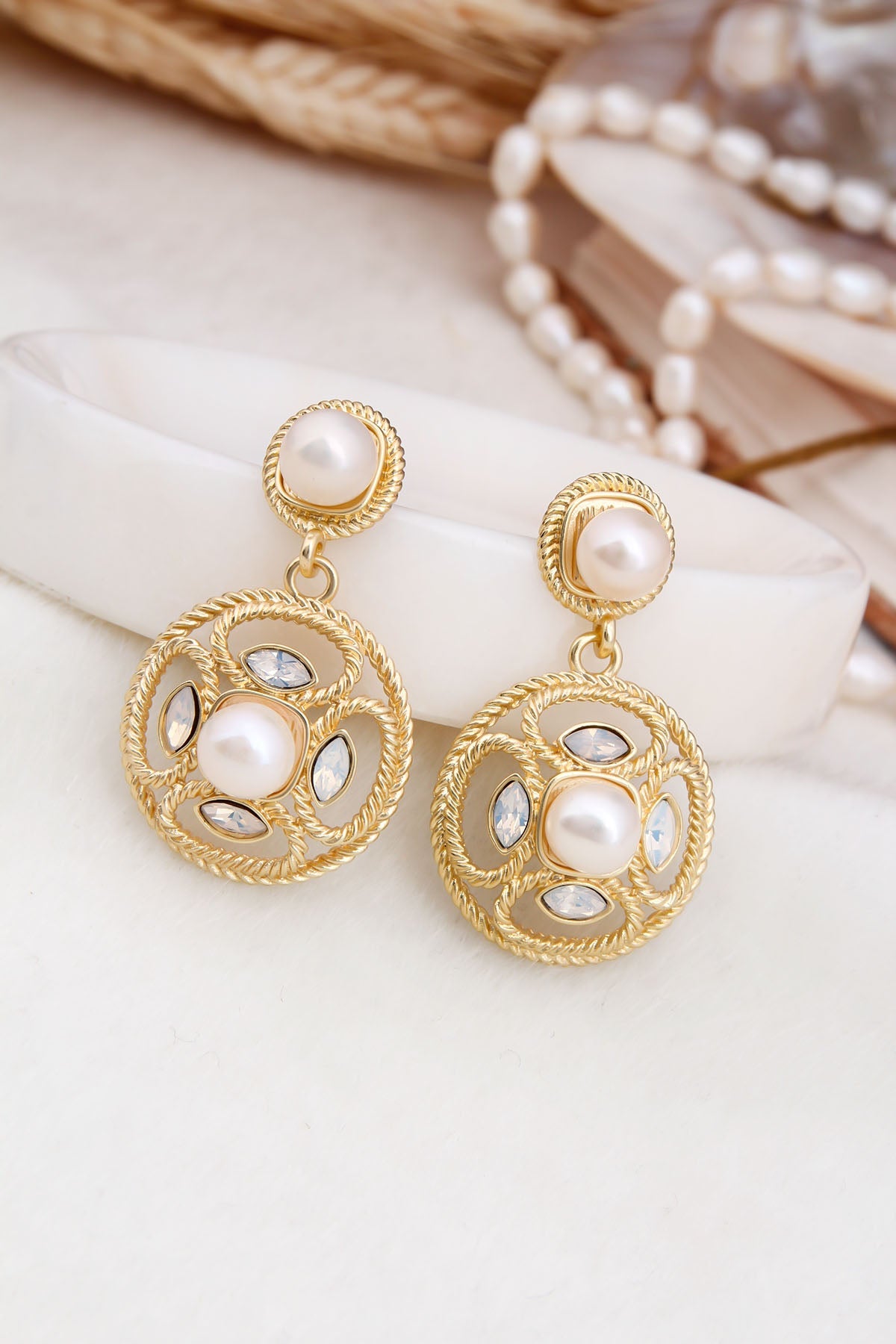 Pearl & Zircon Earring Main image