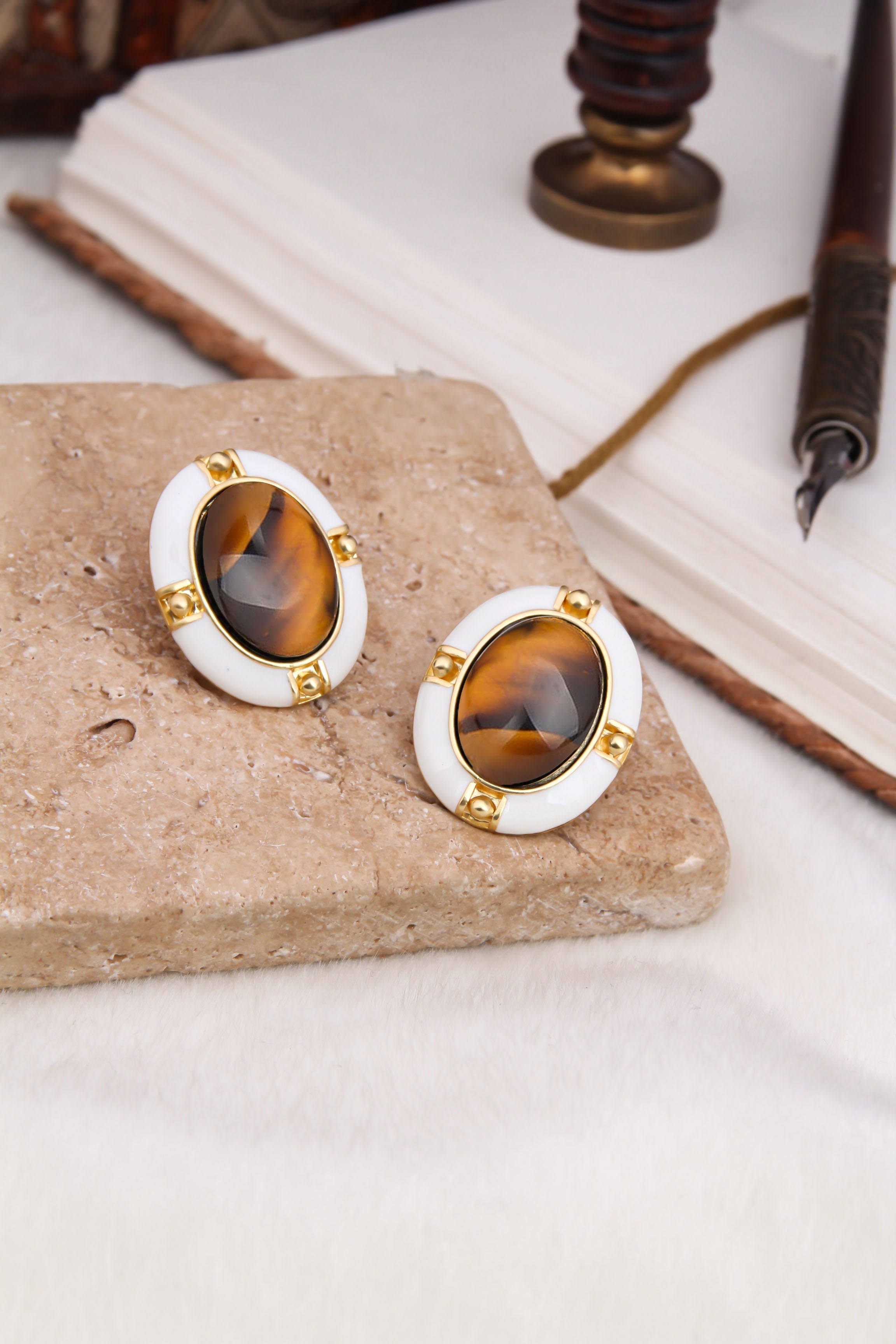 Tiger Eyes Earring Main image