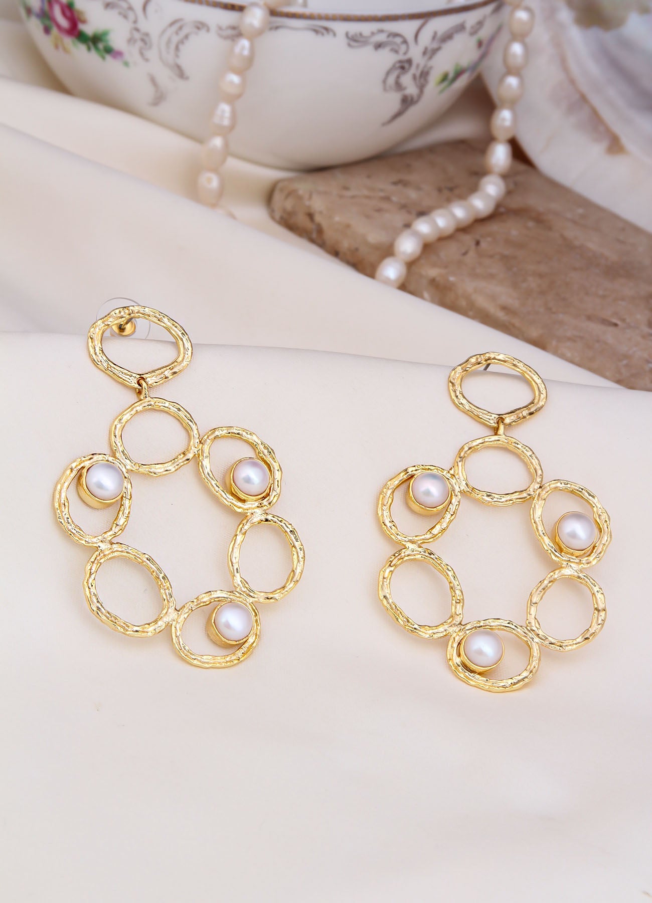 Pearl Earring Main image