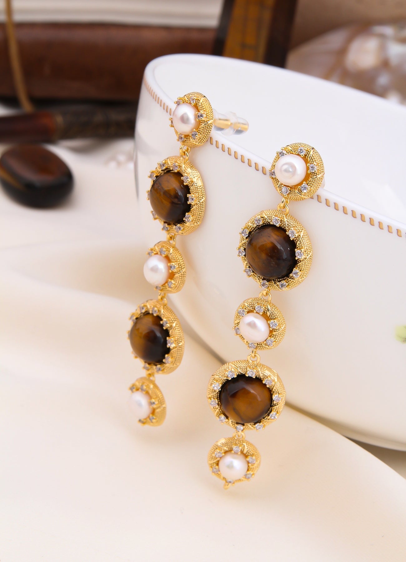 Tiger Eyes & Pearl Earring Image principale du produit
