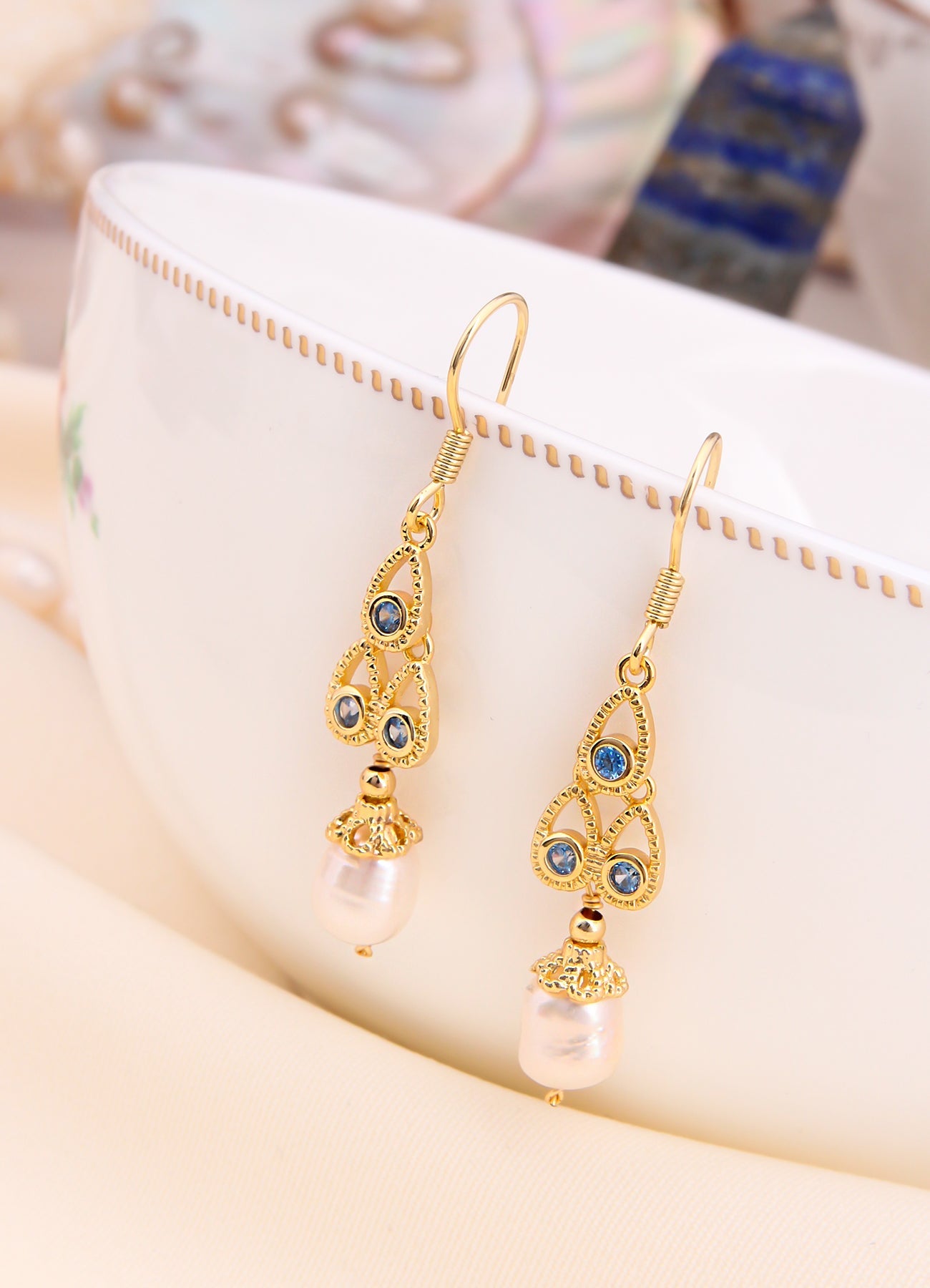 Zircon & Pearl Earring Image principale du produit