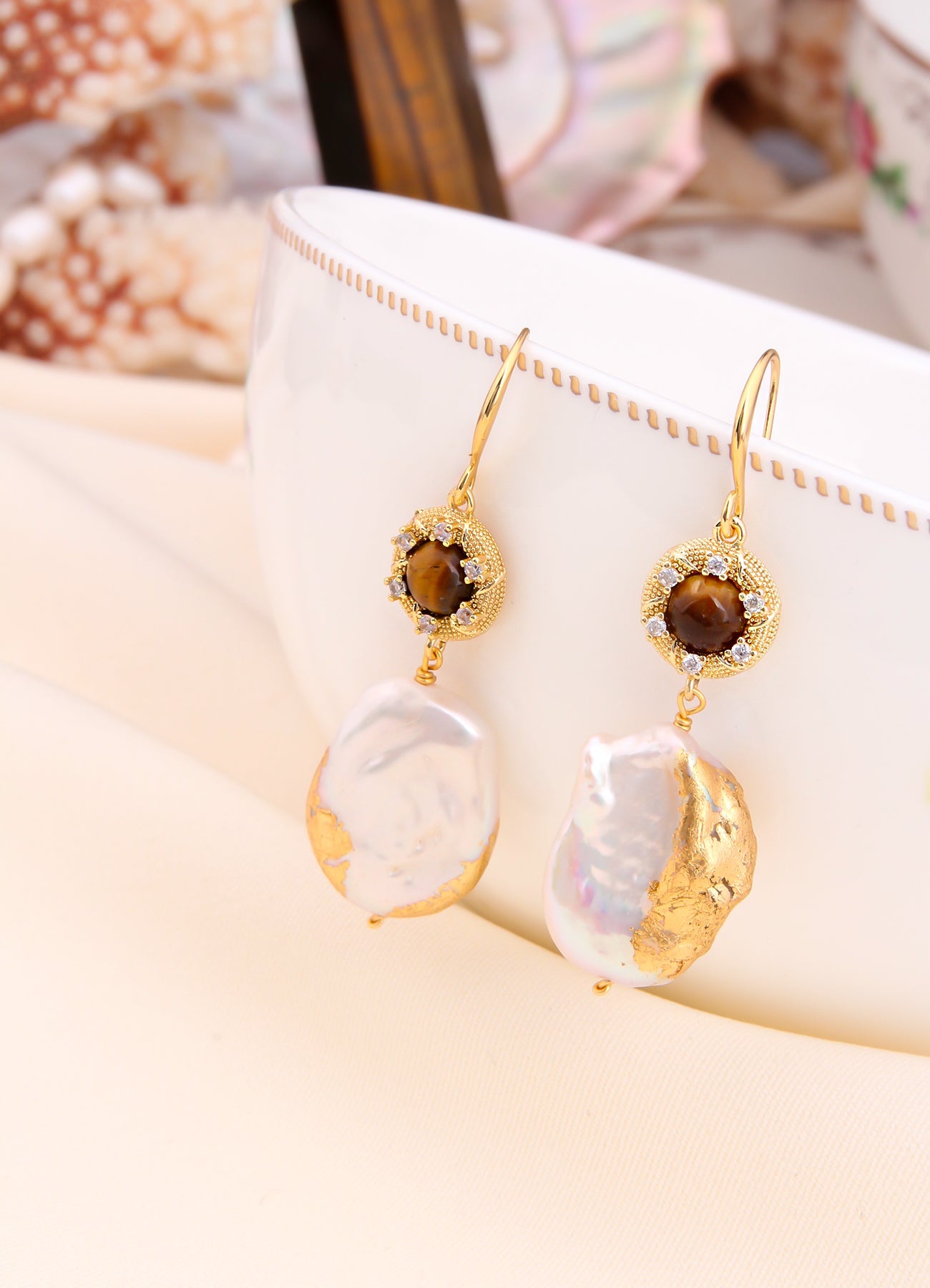 Zircon & Pearl Earring Image principale du produit