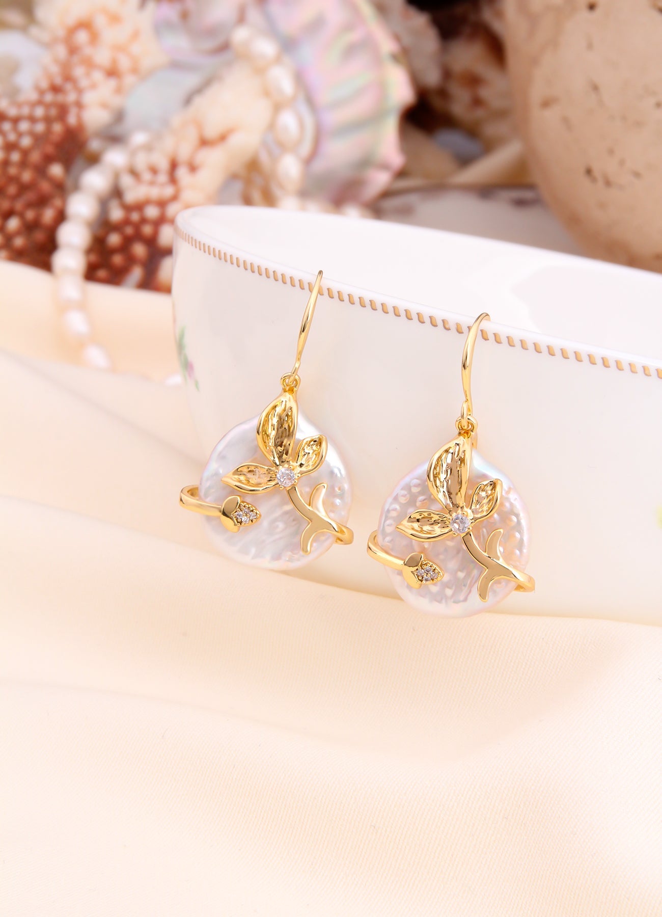 Nacre Earring