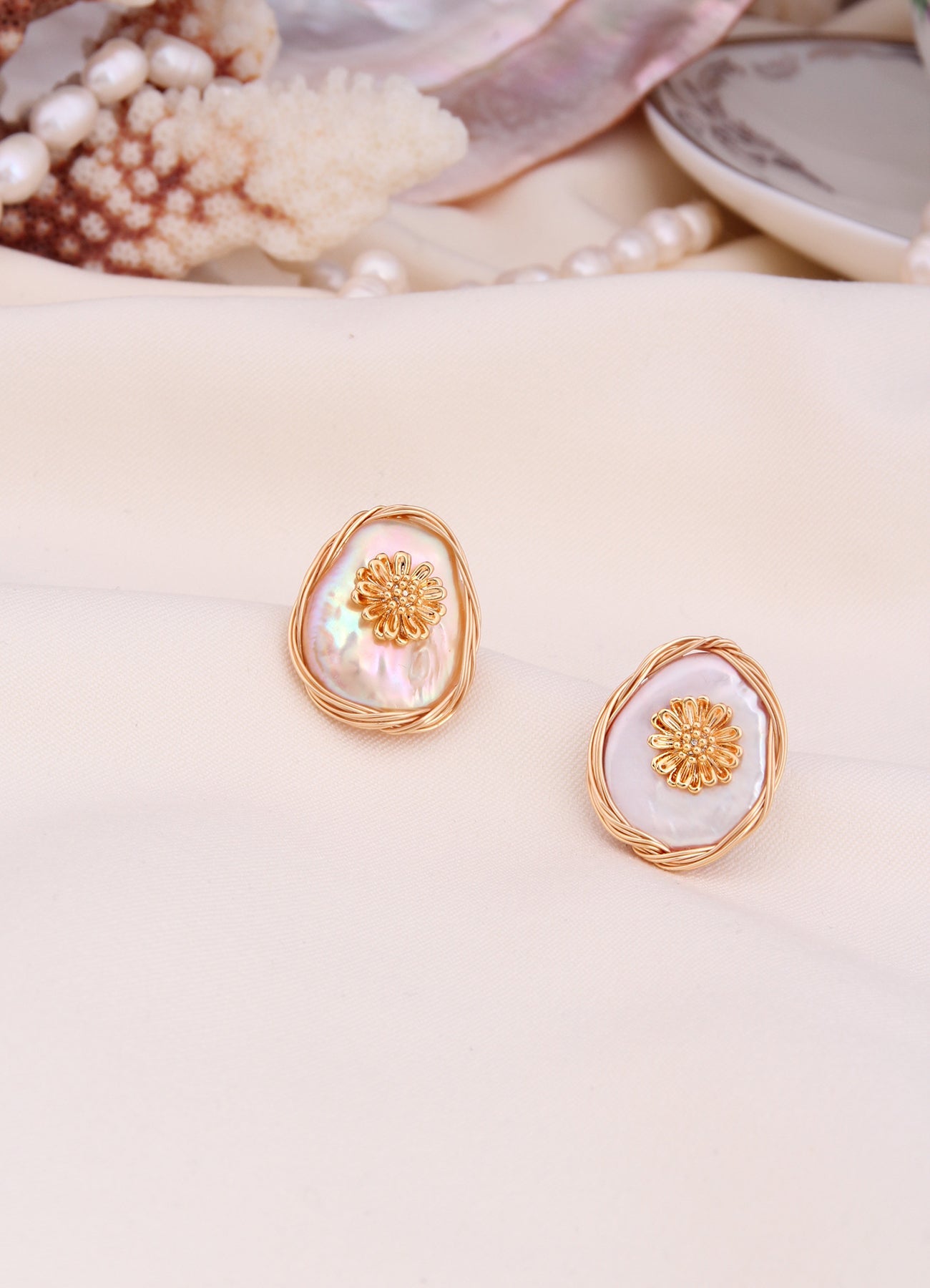 Nacre Earring Image principale du produit