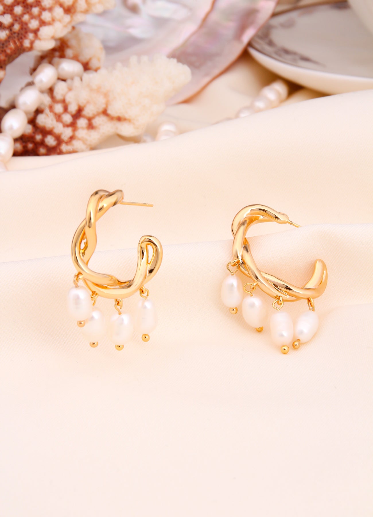 Pearl Earring Image principale du produit