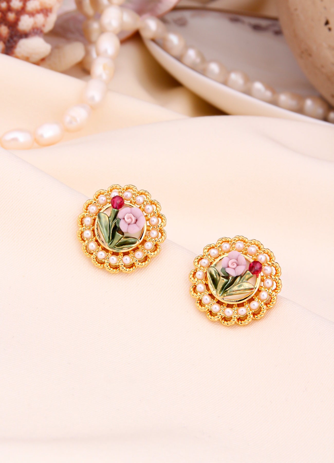 Pearl Earring Image principale du produit