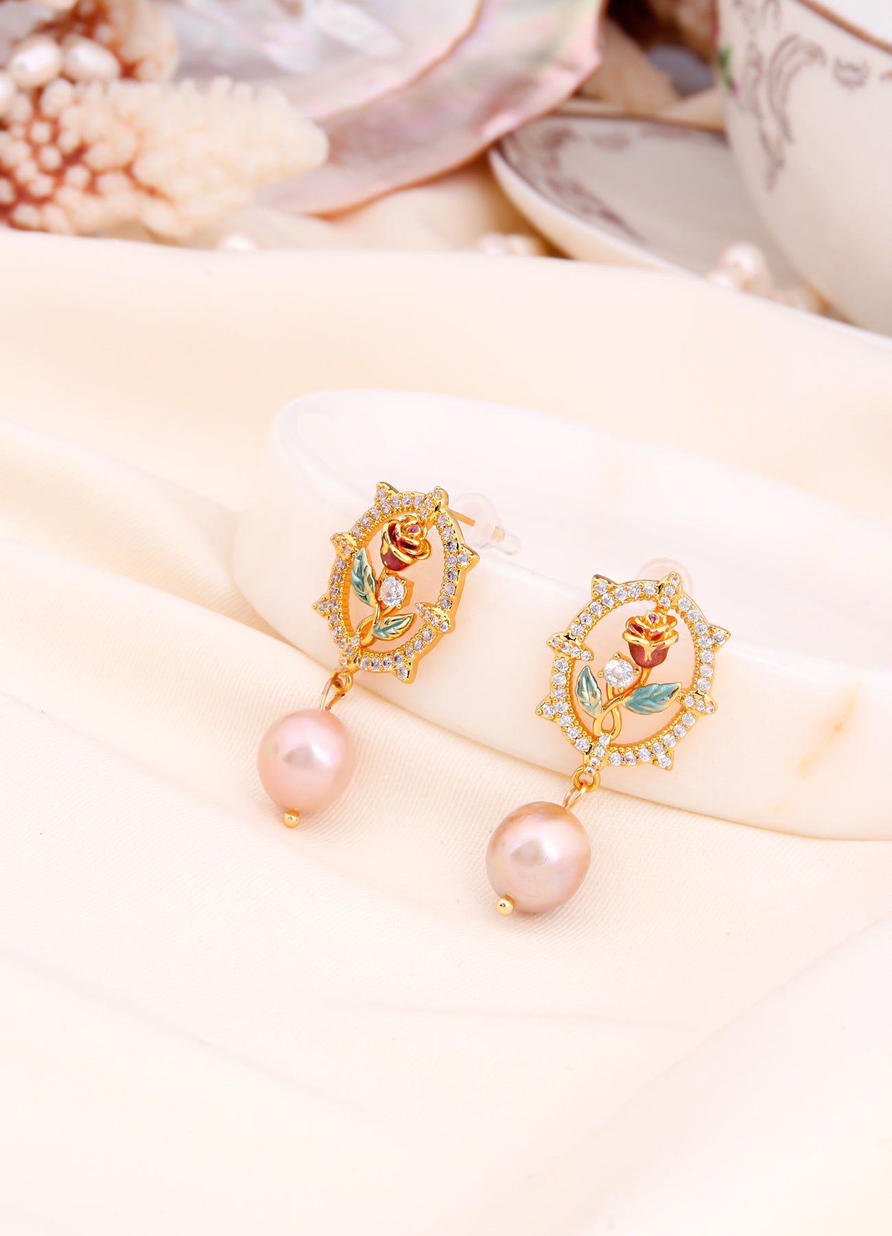 Pearl Earring Image principale du produit