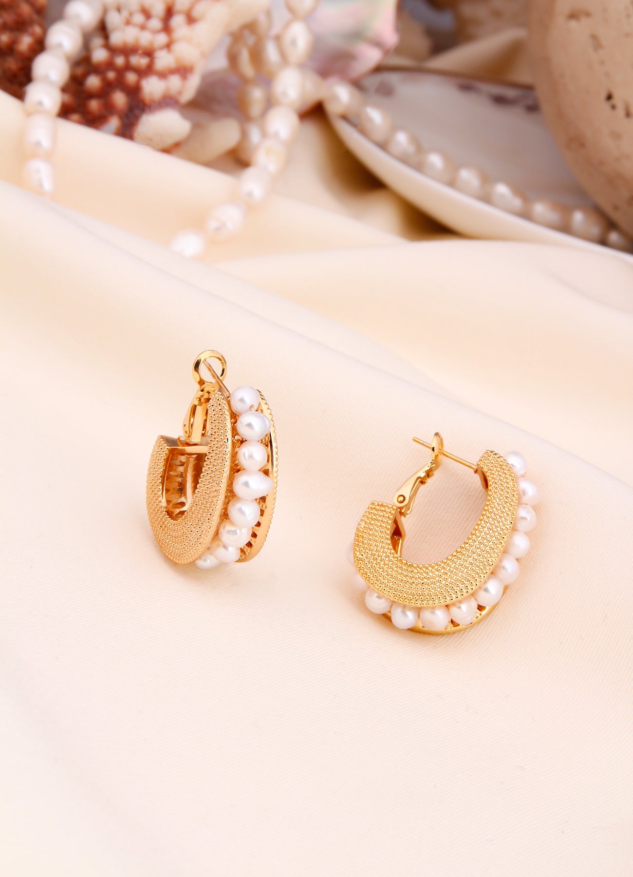 Pearl Earring Image principale du produit