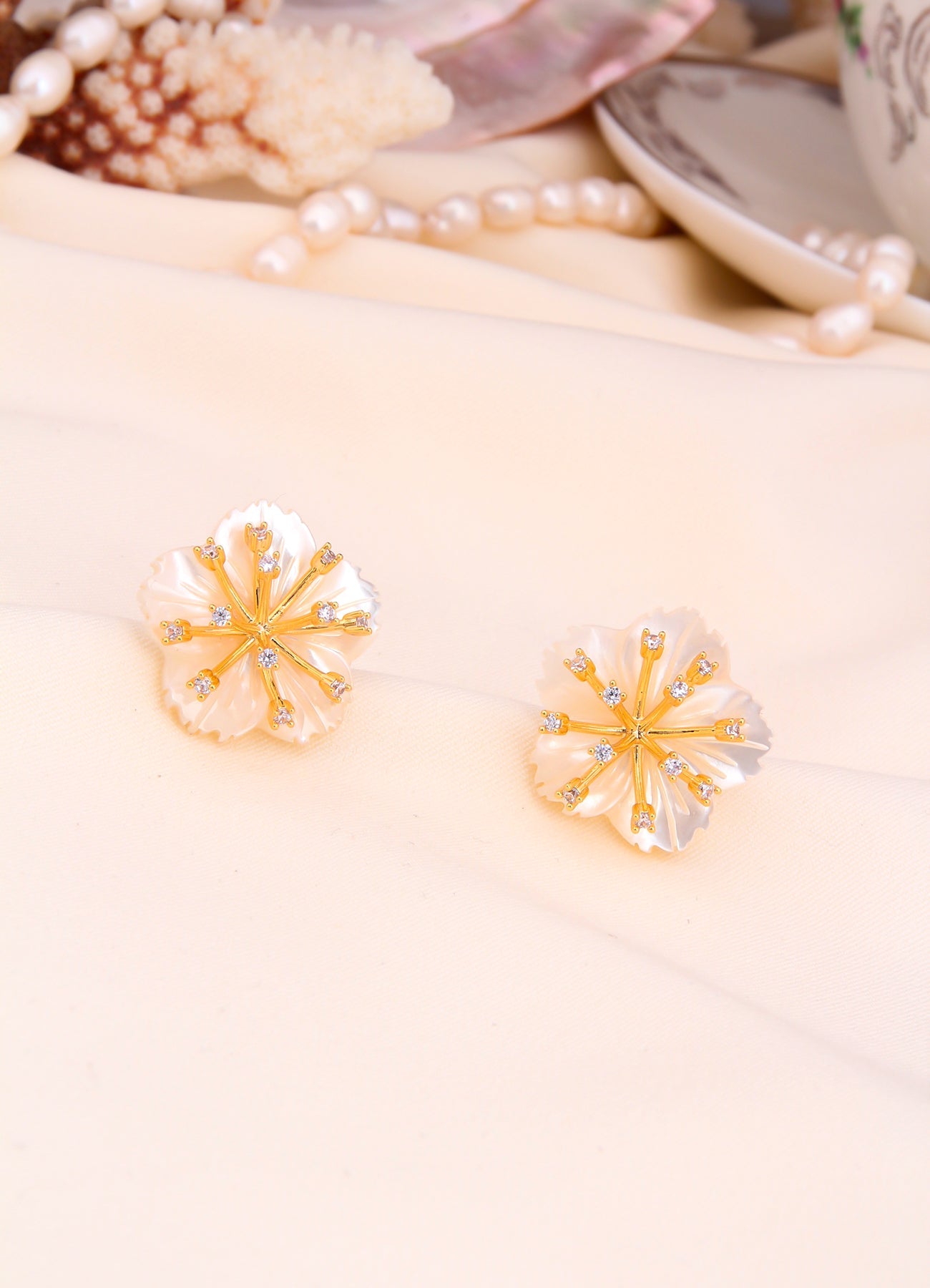 Nacre Earring Image principale du produit