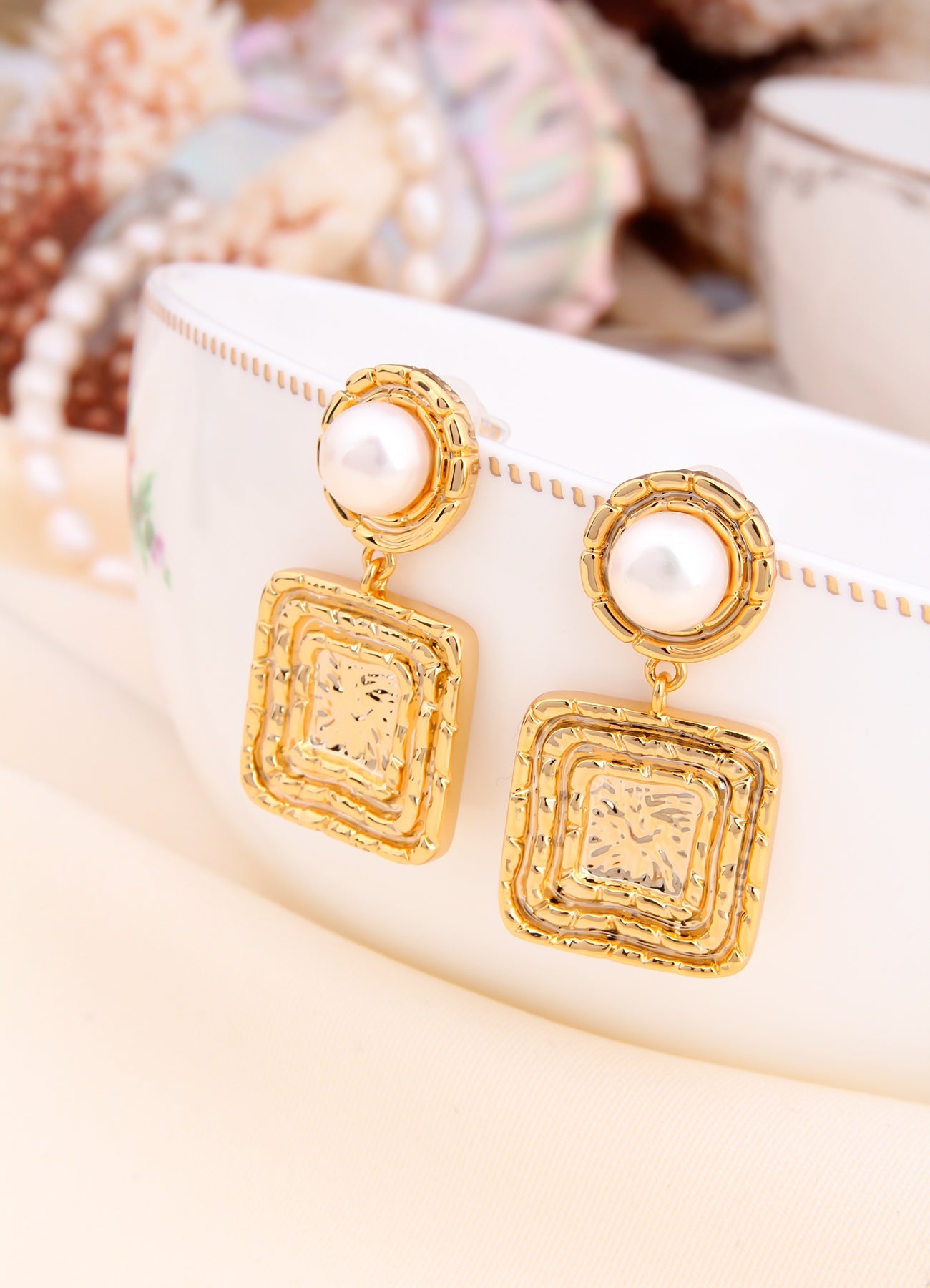 Pearl Earring Image principale du produit