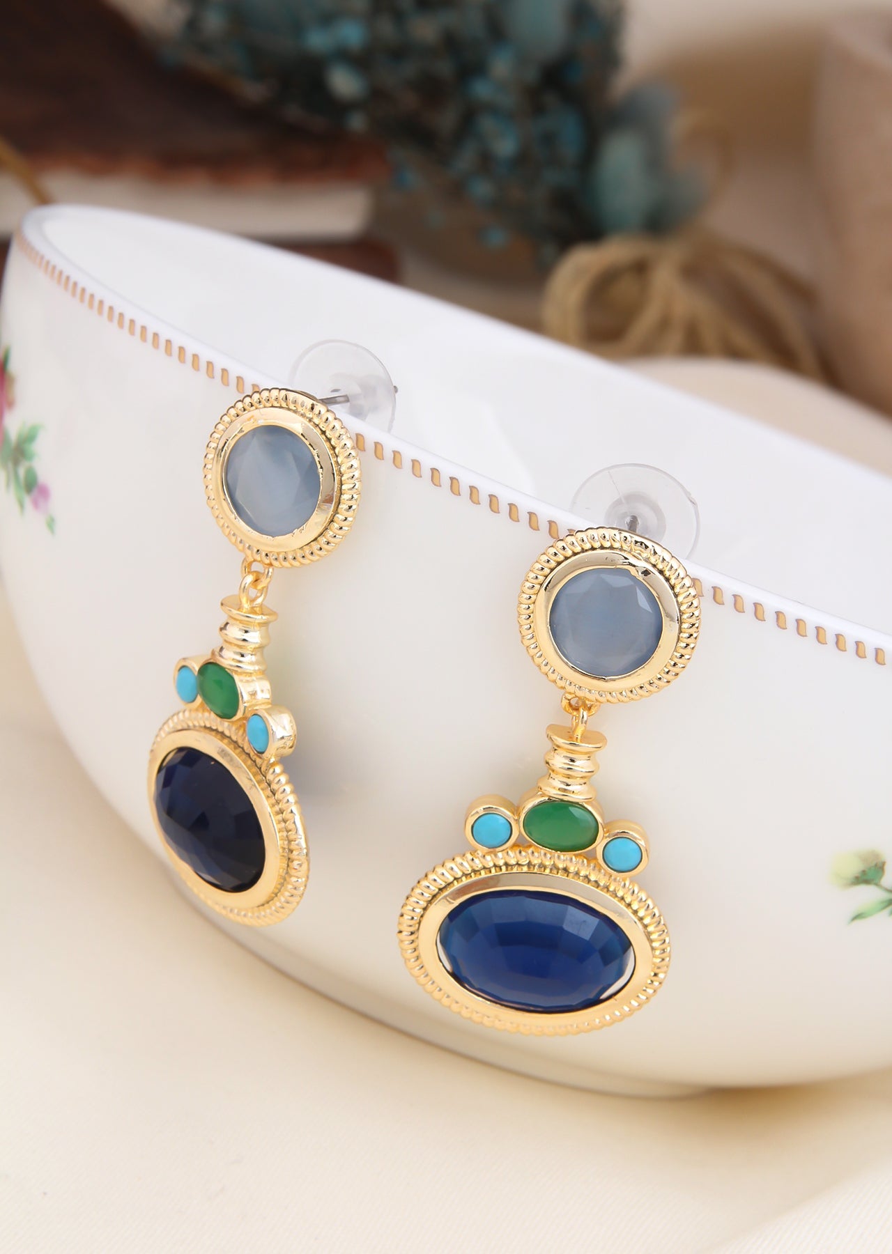 Cat Eyes Earring Main image
