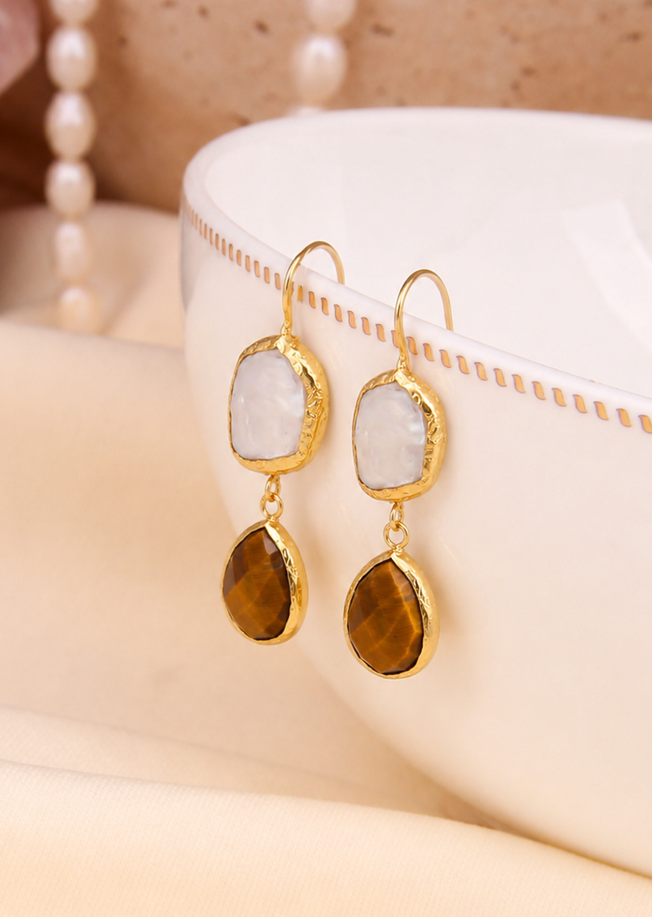 Tiger Eyes & Pearl Earring Main image