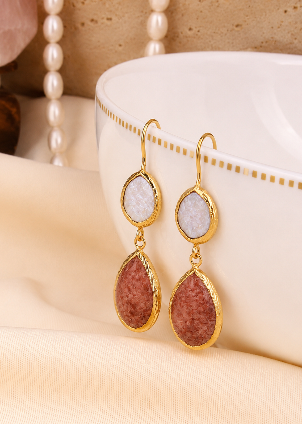 Strawberry Quartz & Pearl Earring Main image