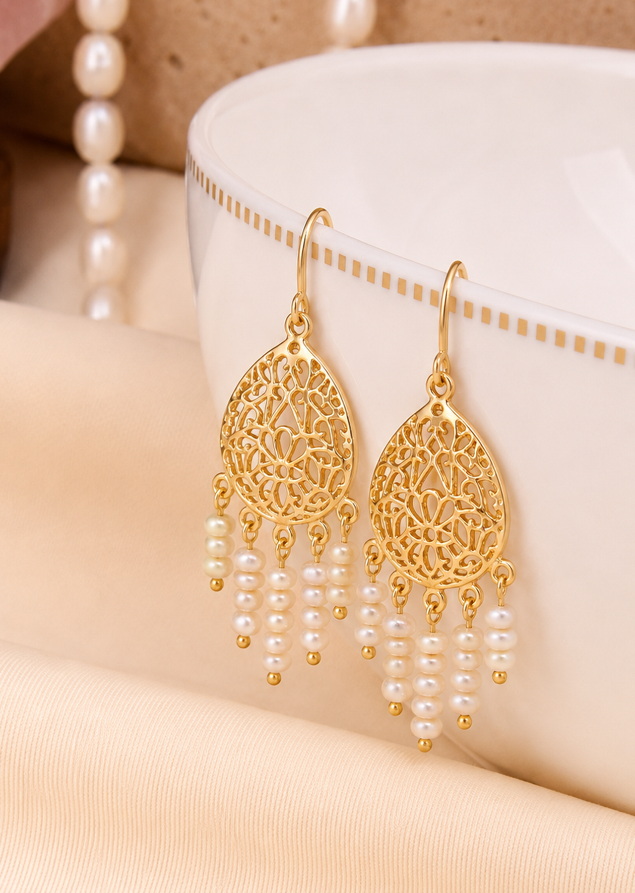 Pearl Earring Image secondaire du produit