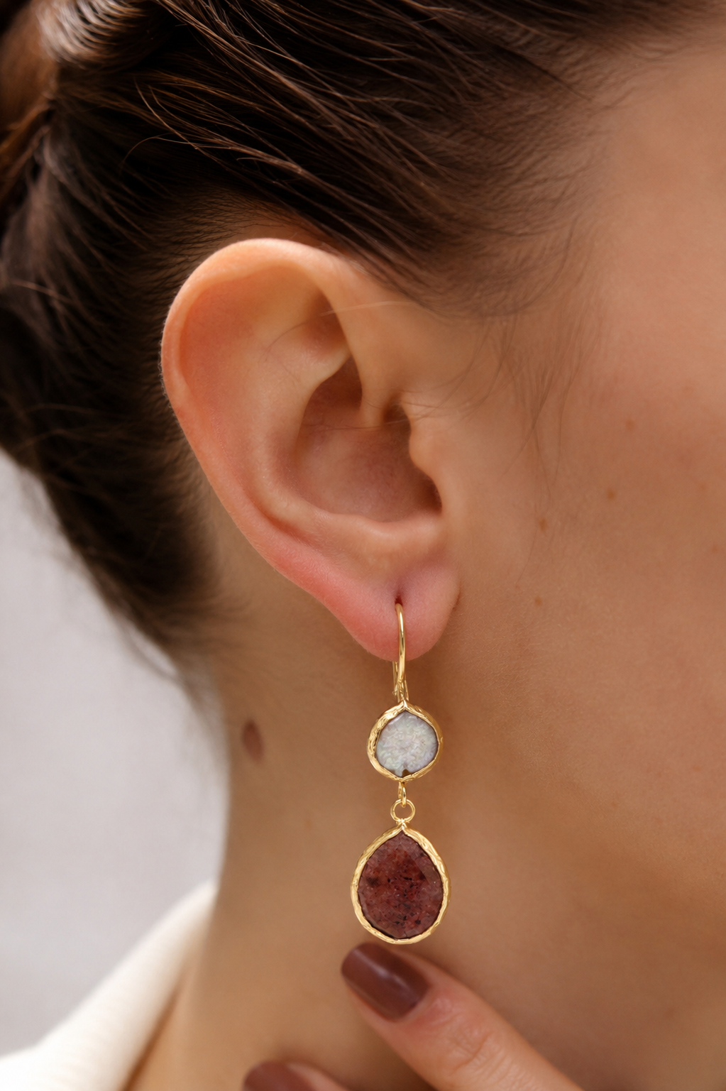 Strawberry Quartz & Pearl Earring Image principale du produit
