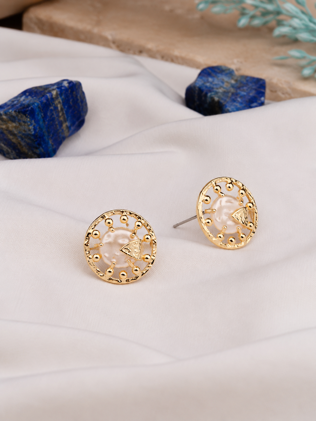 Nacre Earring