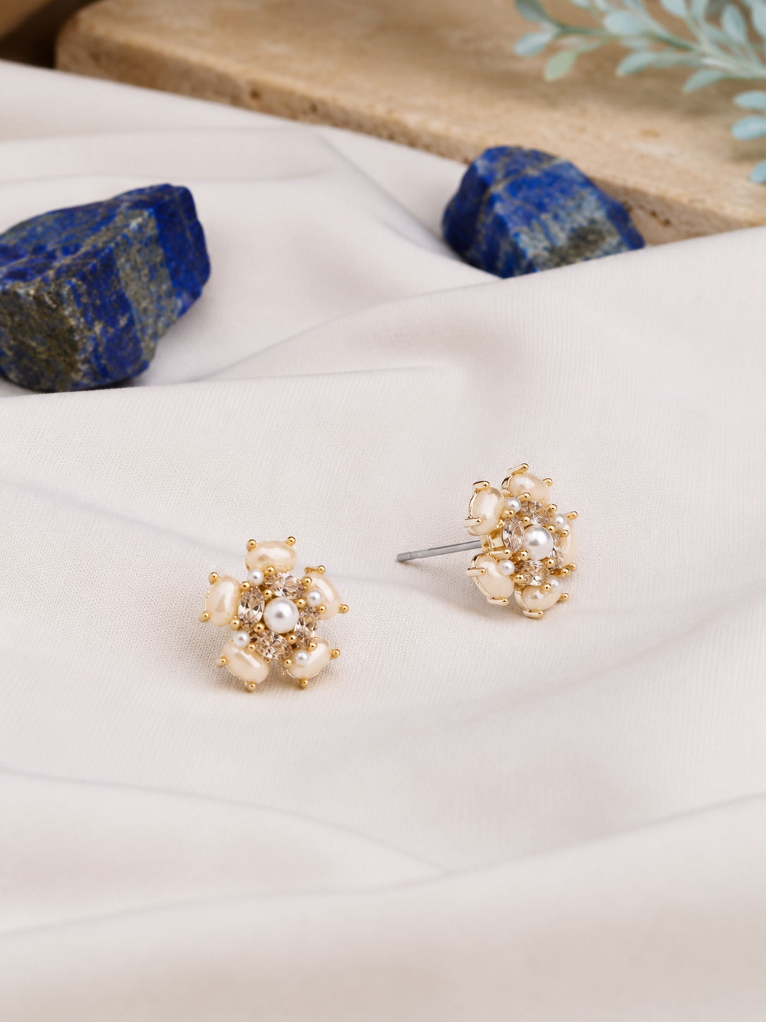 Crystal & Pearl Earring