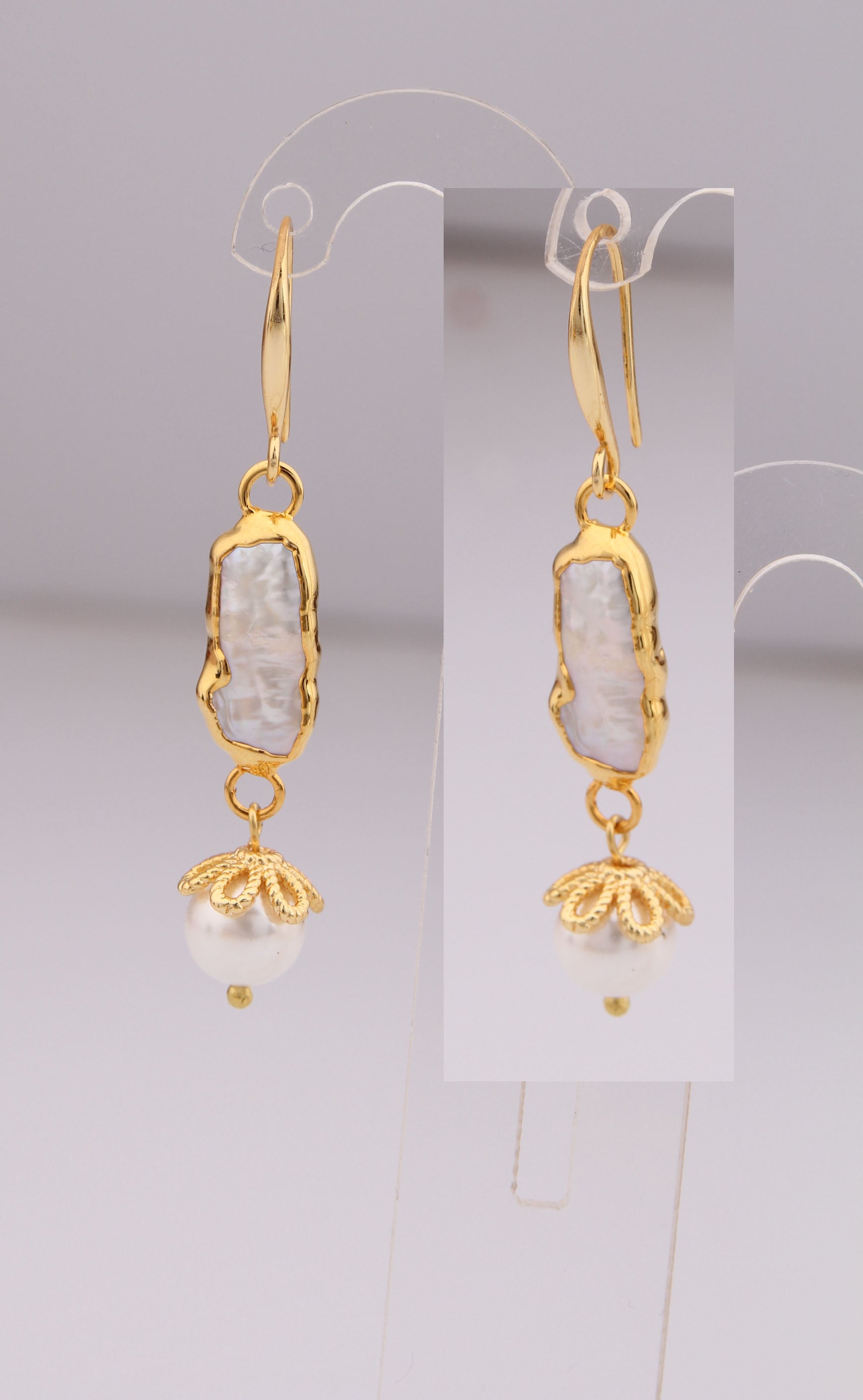 Pearl Earring Main image