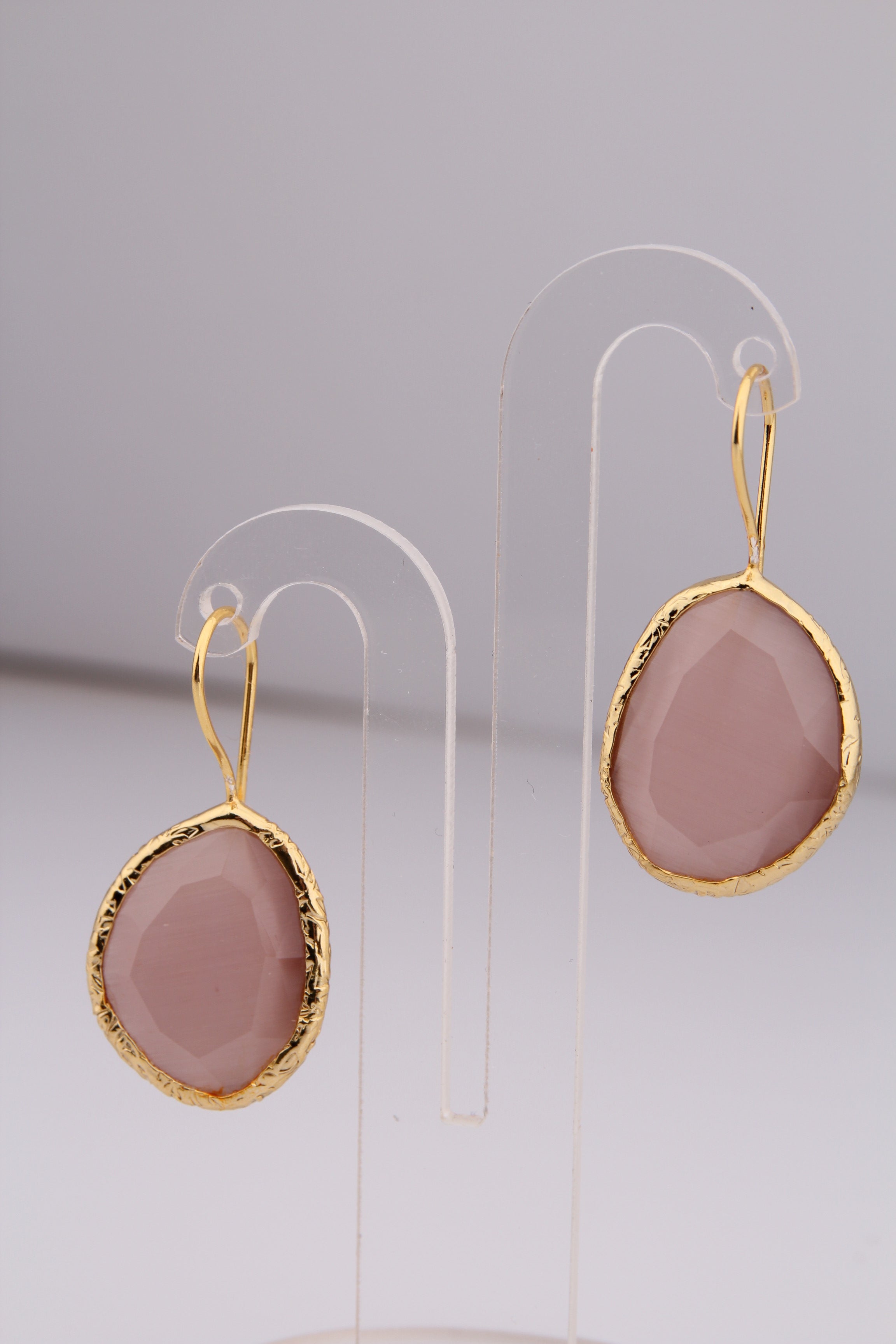 Cat Eyes Earring Main image