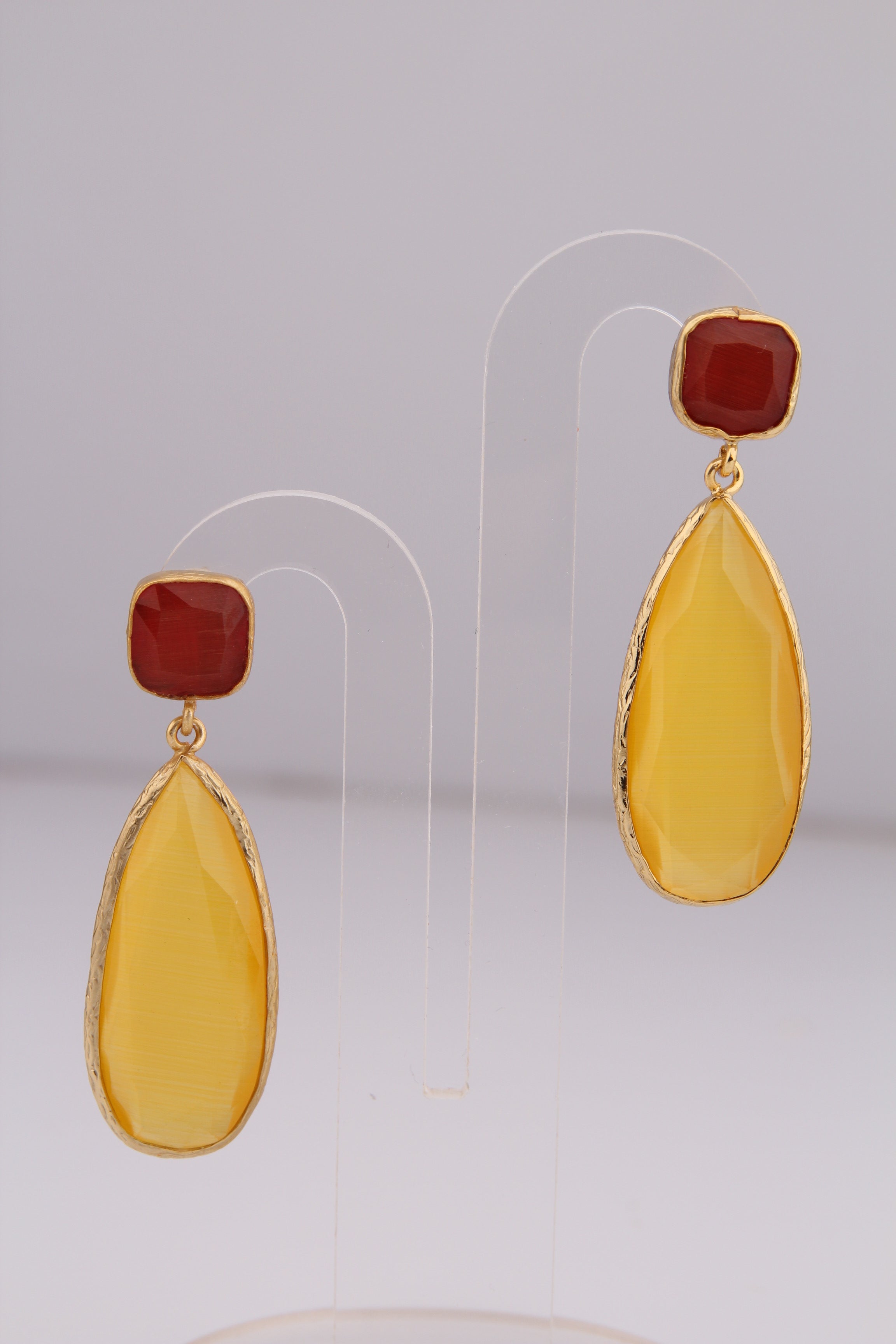 Cat Eyes Earring Main image