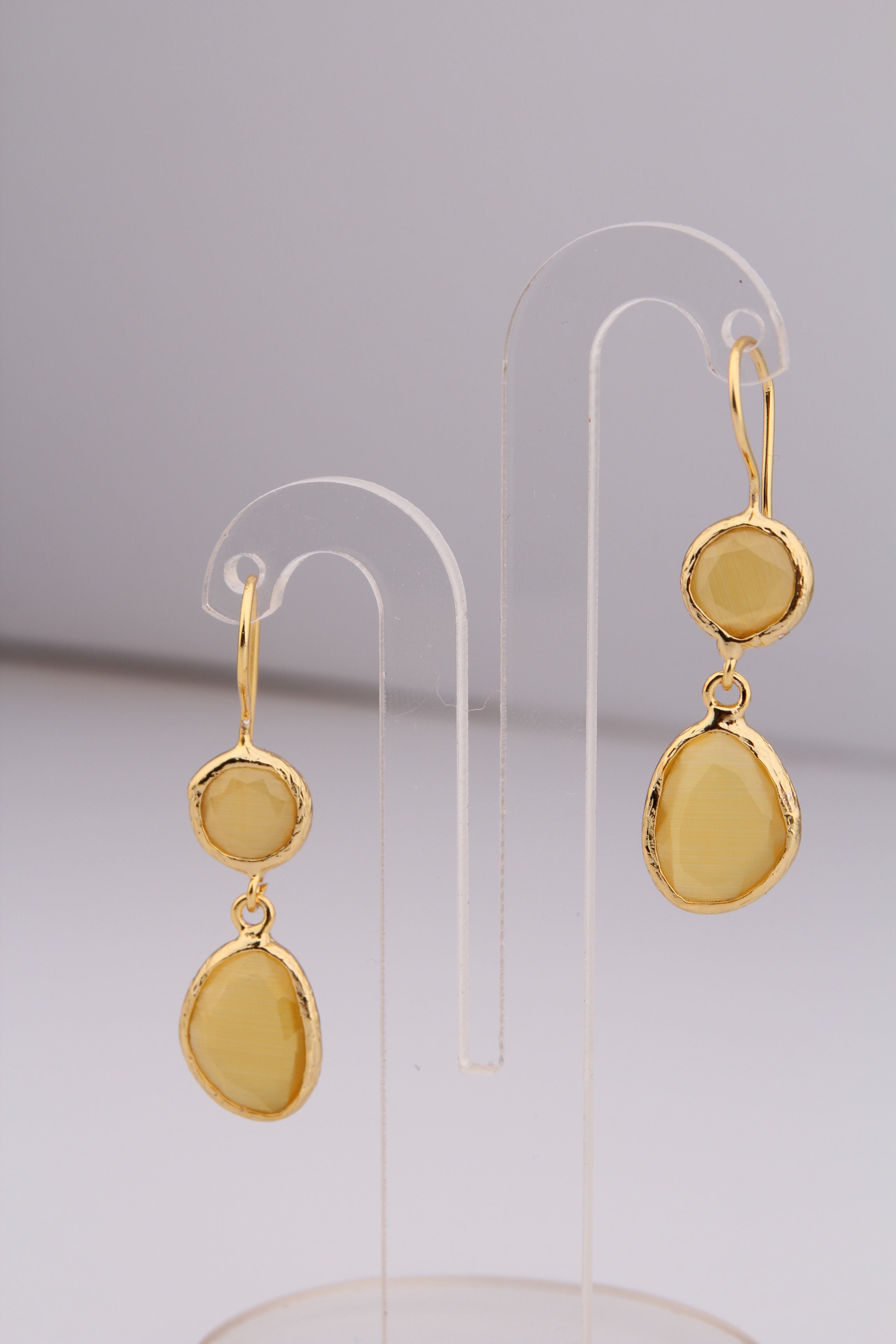 Cat Eyes Earring Main image