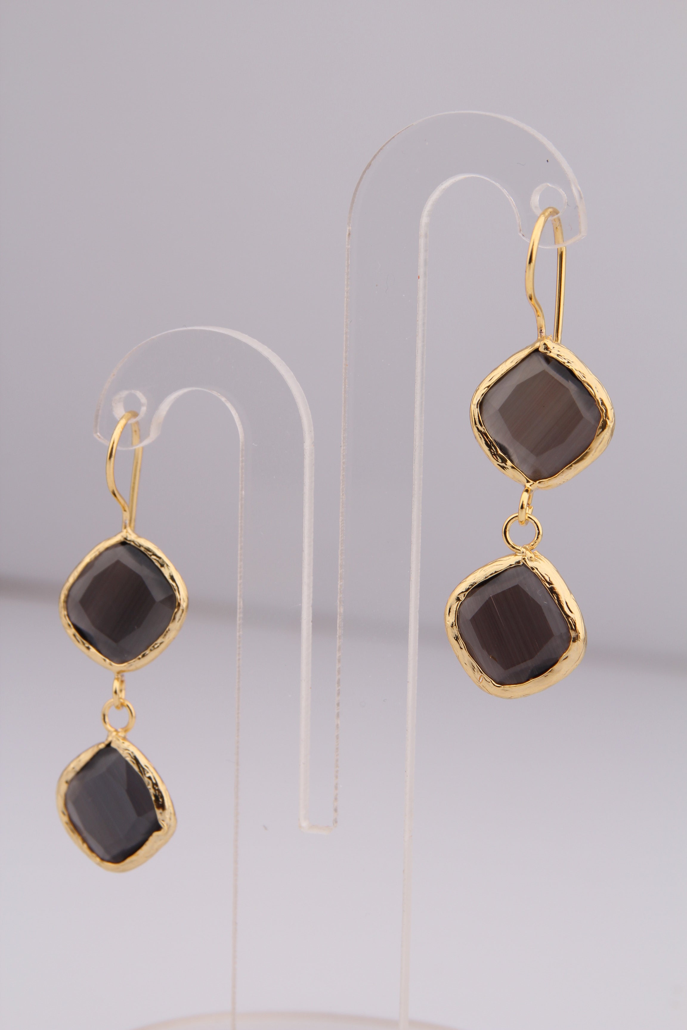 Cat Eyes Earring
