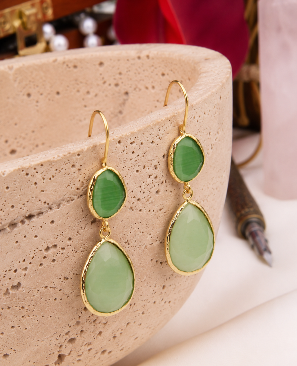 Cat Eyes Earring