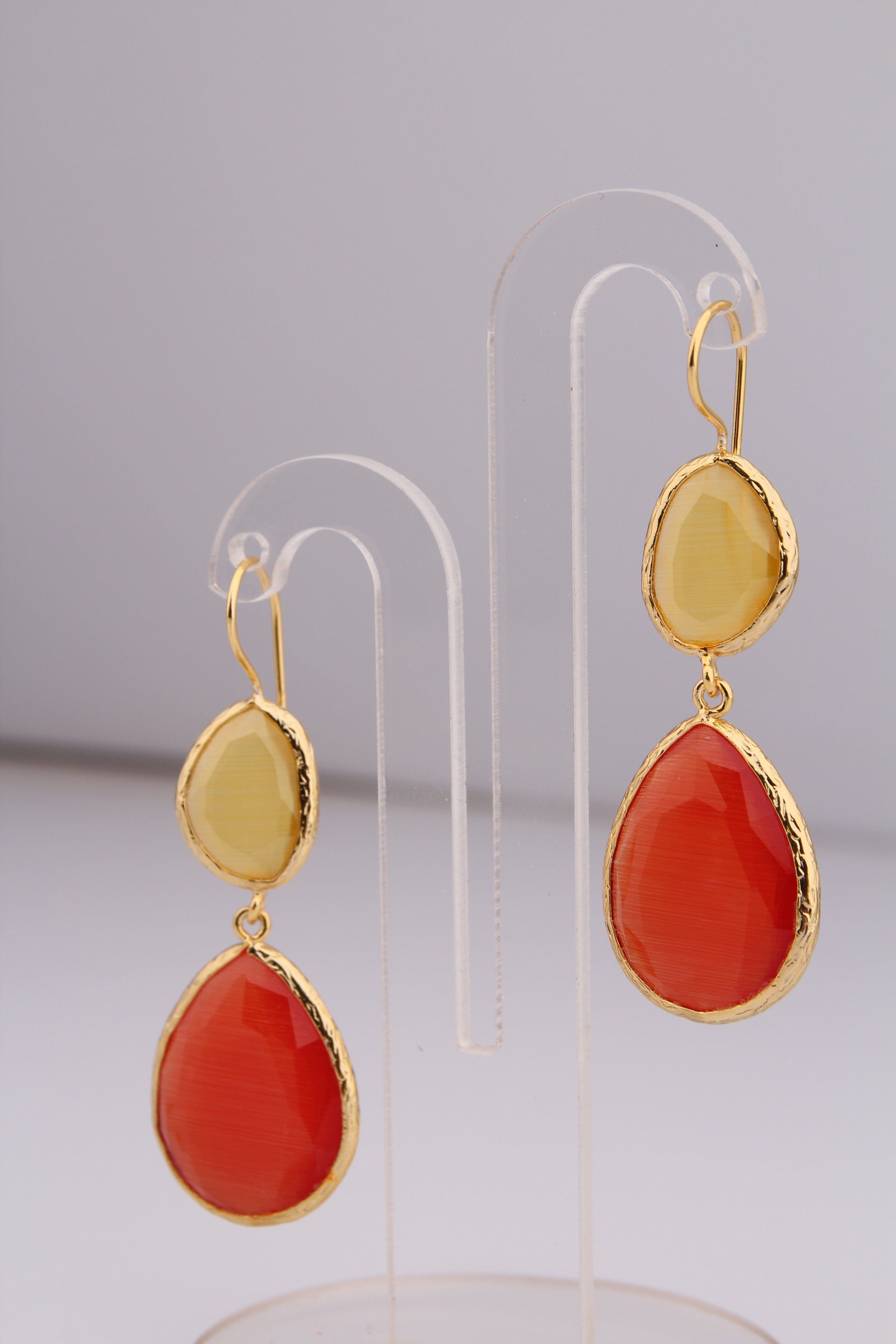 Cat Eyes Earring Main image
