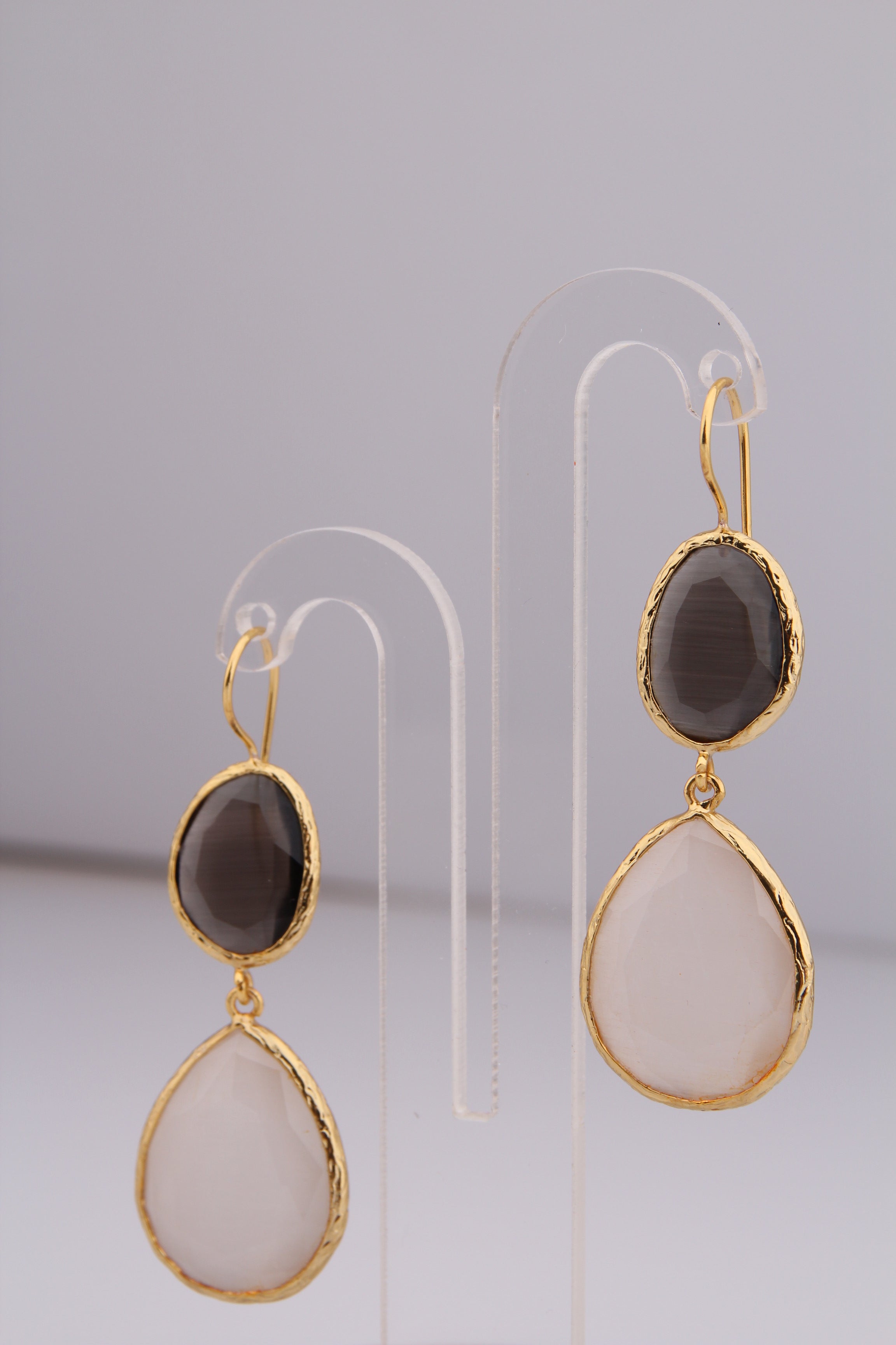 Onix & MoonStone Earring