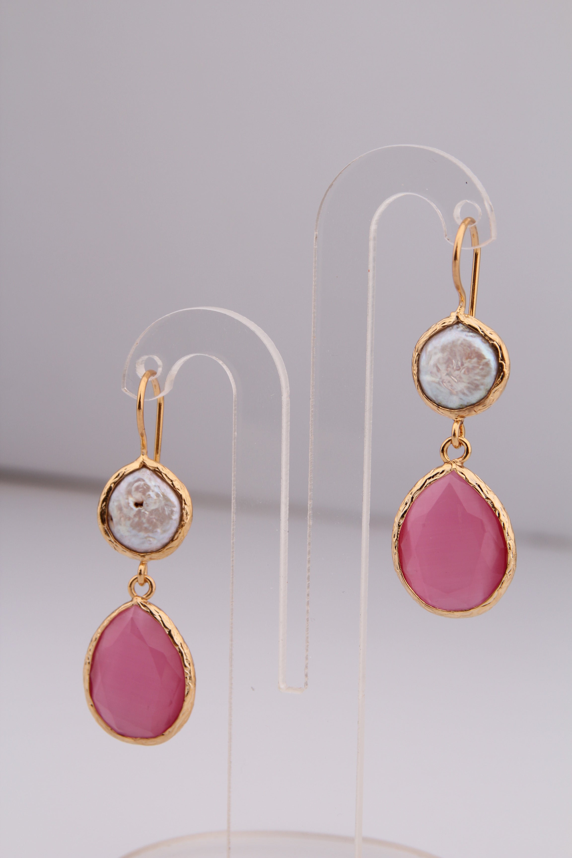 Pearl & Cat Eyes Earring Main image
