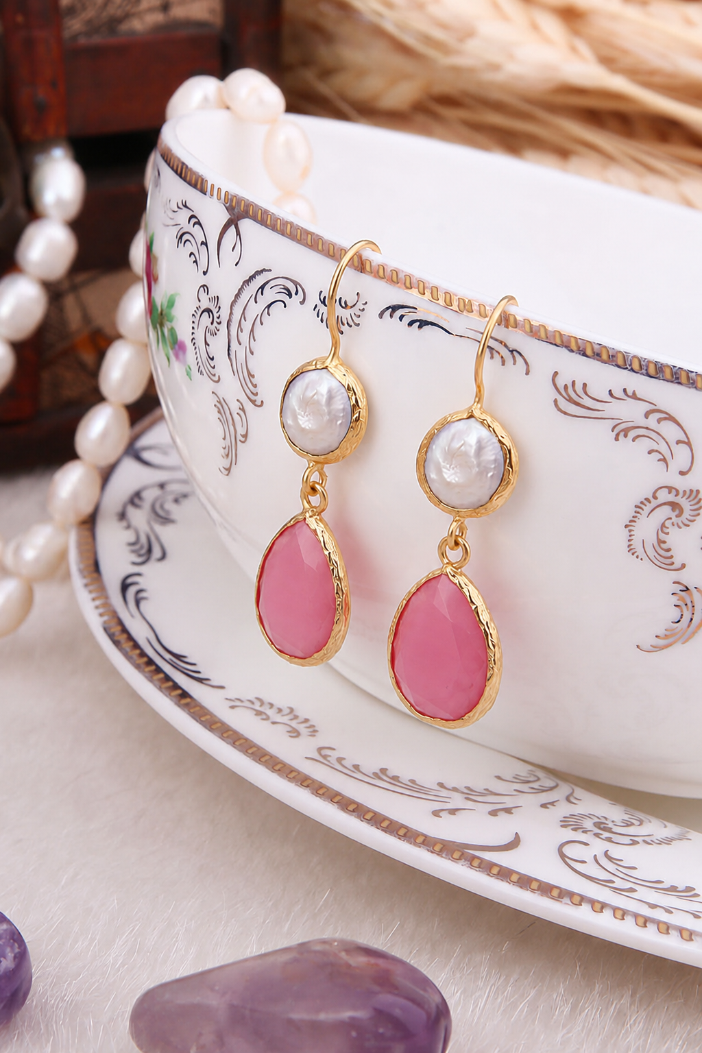 Pearl & Cat Eyes Earring Secondary image