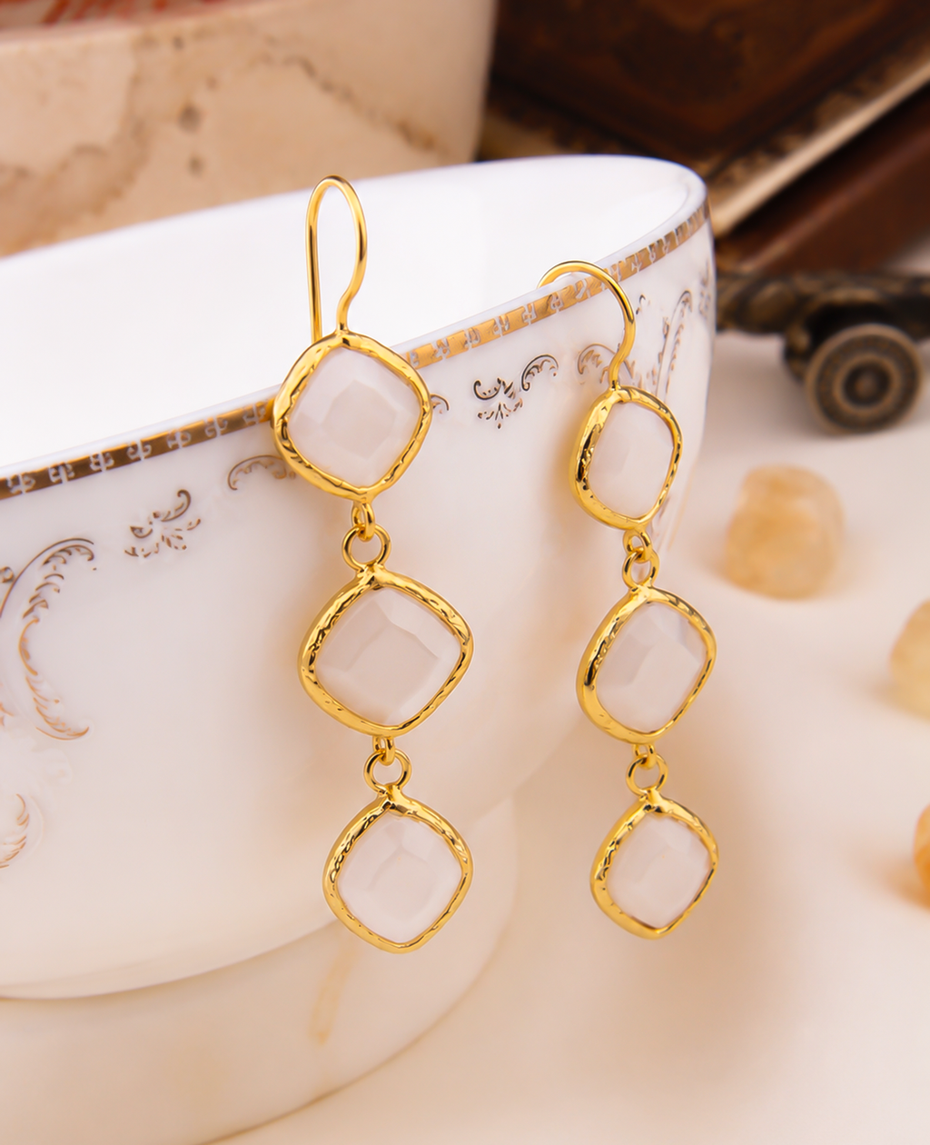 Cat Eyes Earring