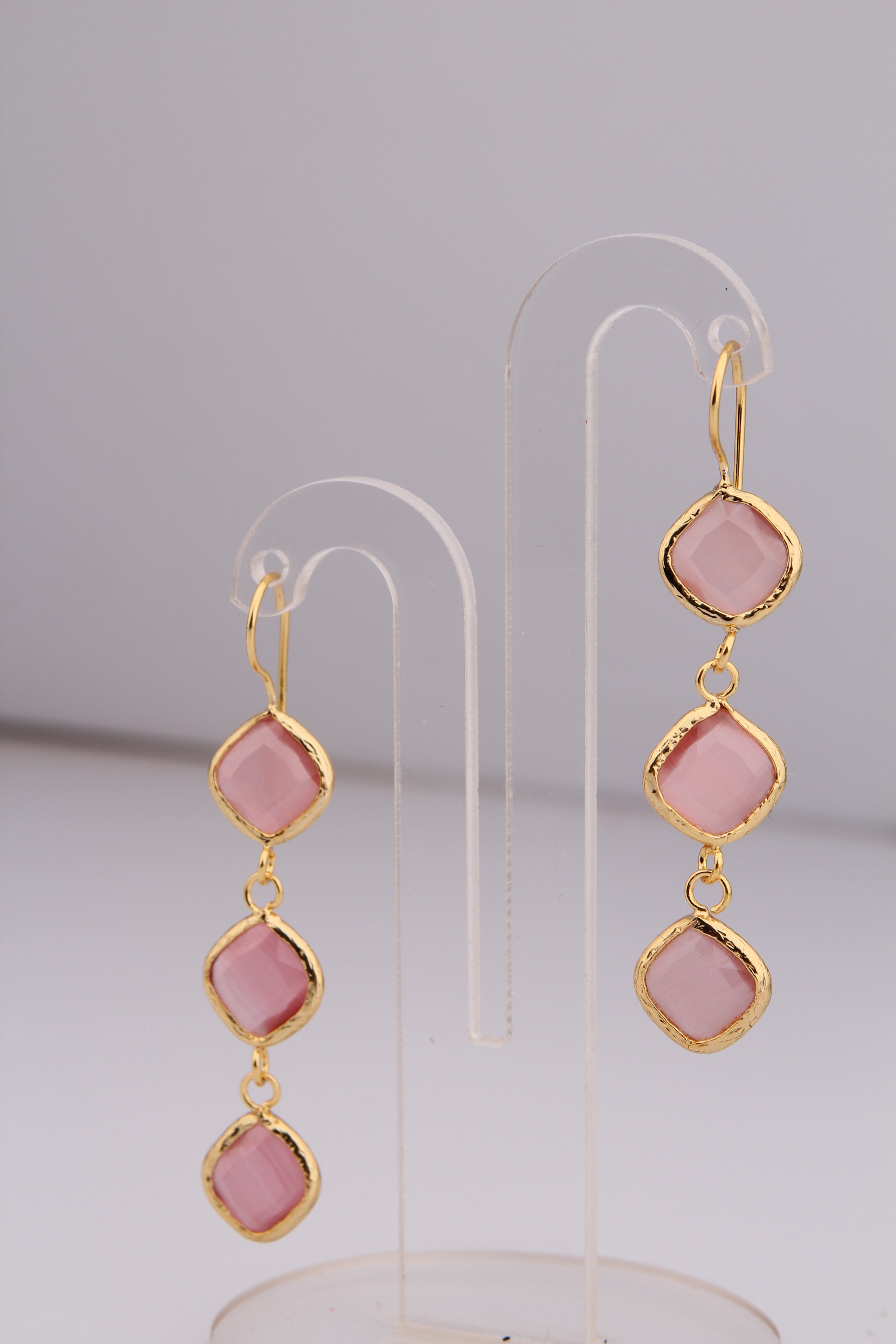 Cat Eyes Earring Main image