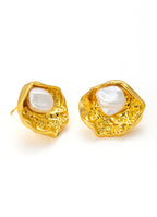 Pearl Earring
