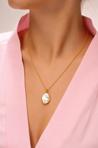 Nacre Necklace