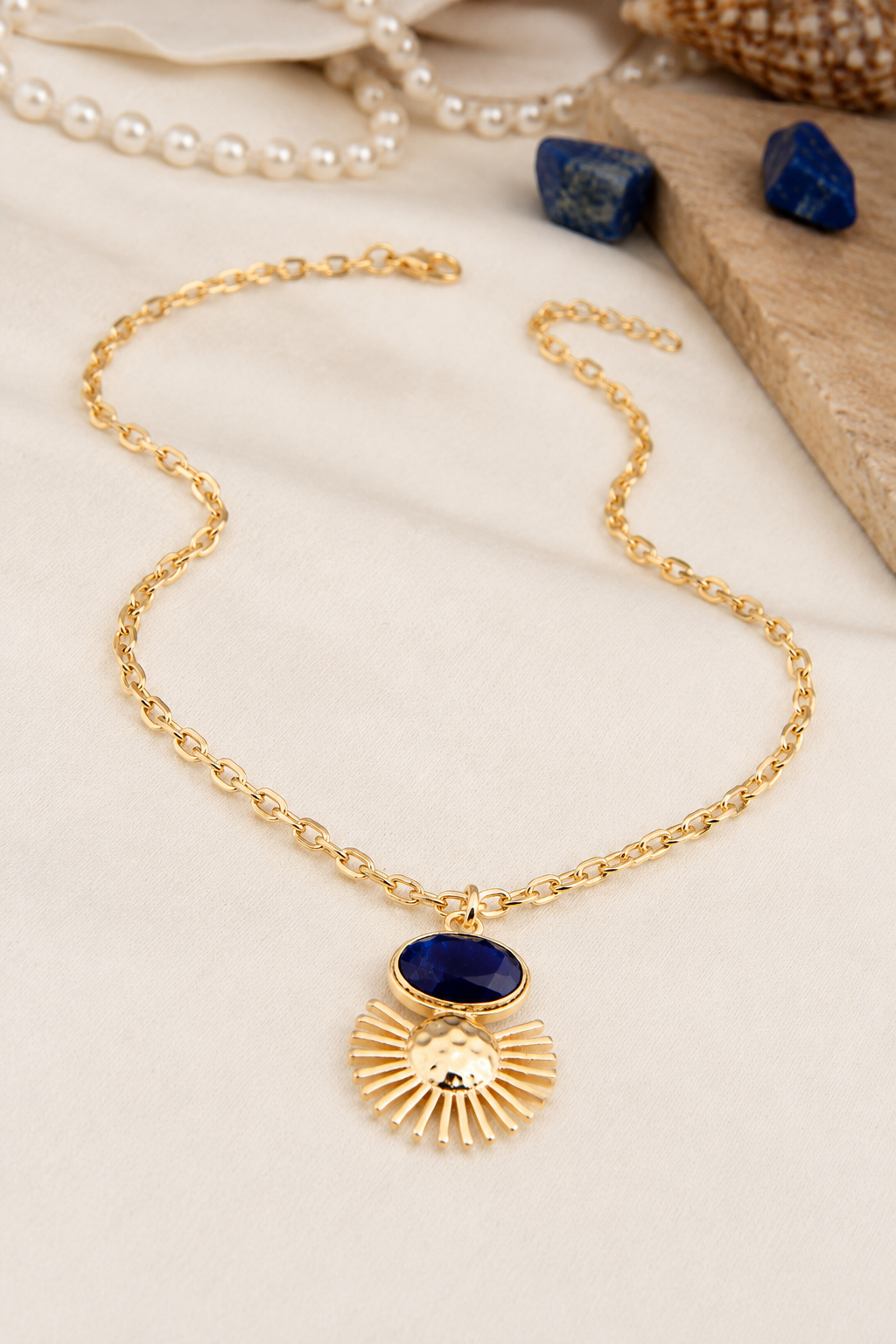 Cat Eyes Necklace Secondary image