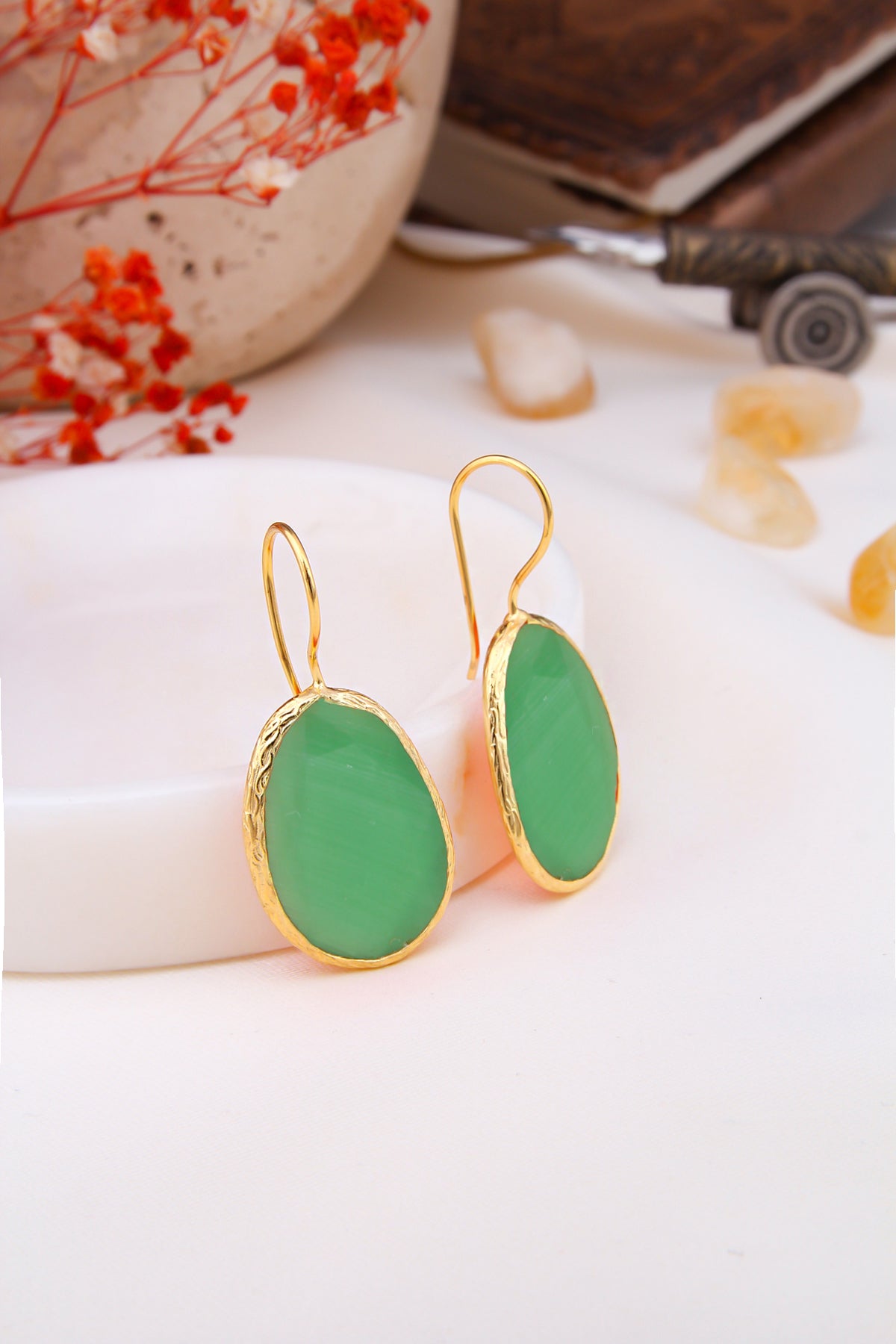 Cat Eyes Earring Main image